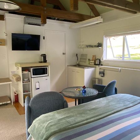 Superb Studio Retreat With Spa, Pool & Bbq Access วังกานุย ภายนอก รูปภาพ